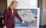Decomisan oro y aviones a médico por fraude de $36M en Arizona