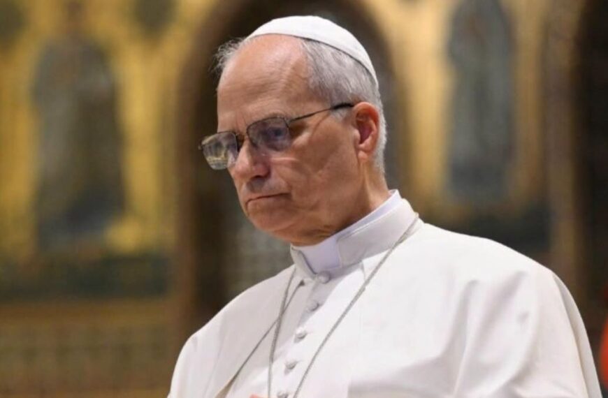 Confirman cáncer del papa León XIV; operan con éxito