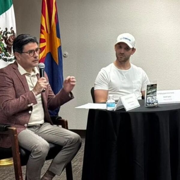 Daniel Suárez, piloto de NASCAR, inspira a jóvenes en Phoenix