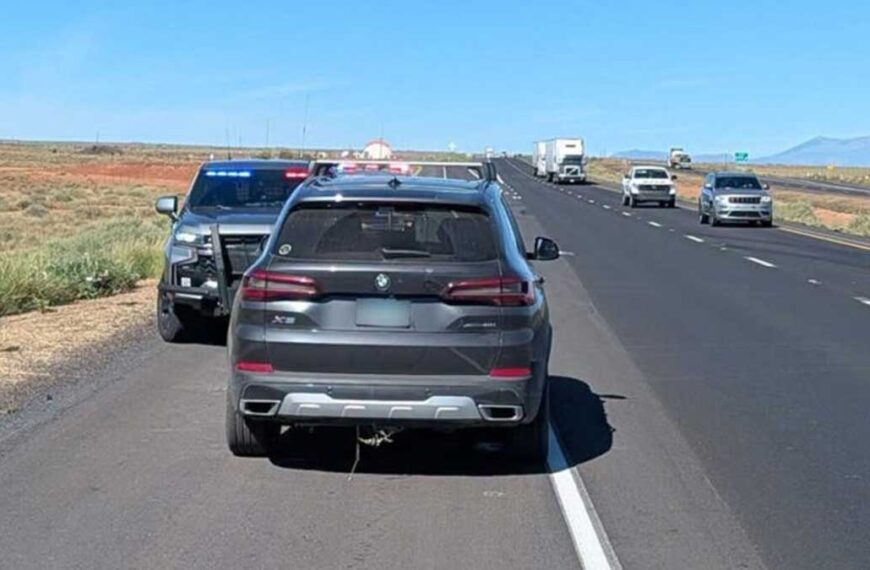 Arrestado en Arizona por peligroso juego de conducir a ciegas