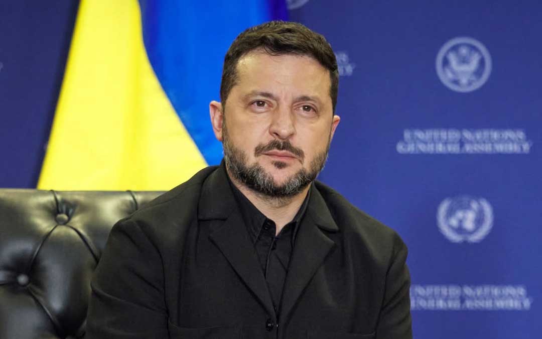 Trump cuestiona a Volodímir Zelenski y sugiere su relevo